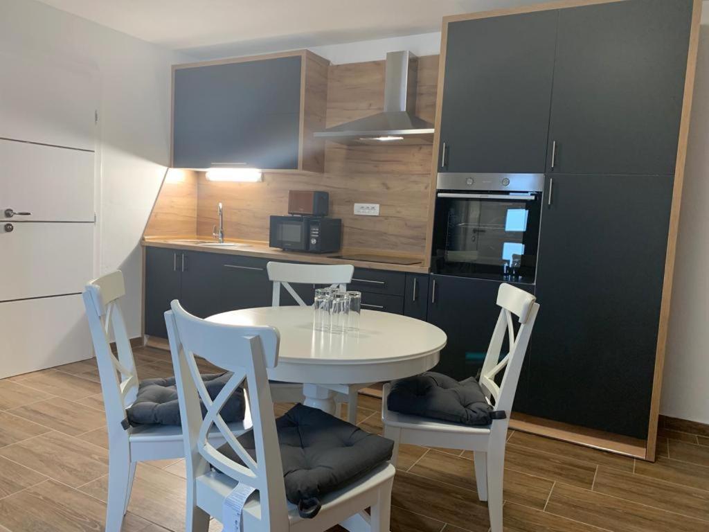 Apartmani Albatros Perusic Eksteriør bilde