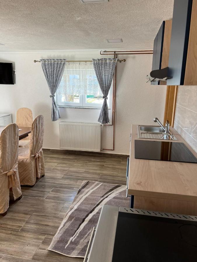 Apartmani Albatros Perusic Eksteriør bilde